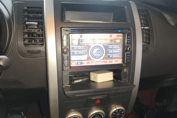 Used Nissan X-Trail 2012 2.5L CVT Luxury Edition 4WD Audio And AC Panel