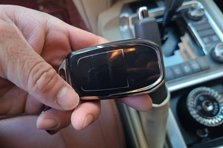 Used Toyota Land Cruiser 2019 4.0L Iron Wheels Refrigerator with Electric Base Basic Version—Middle East
