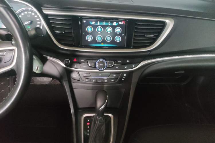 Used Buick GT 2019 18T Automatic Connected Elite Model China VI Standard Audio And AC Panel