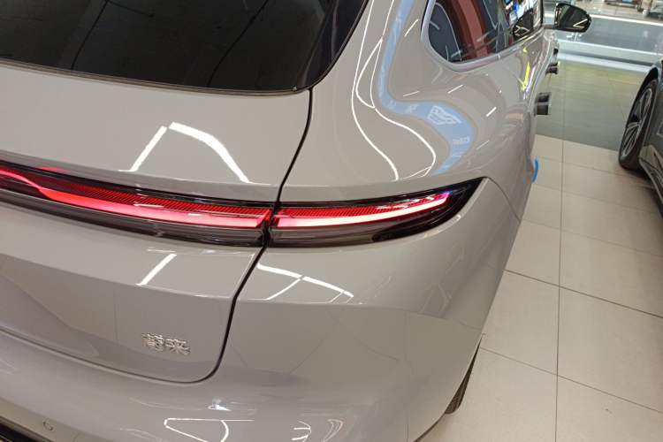 Used Nio ET5T 2025 75 kWh Touring Exterior 3