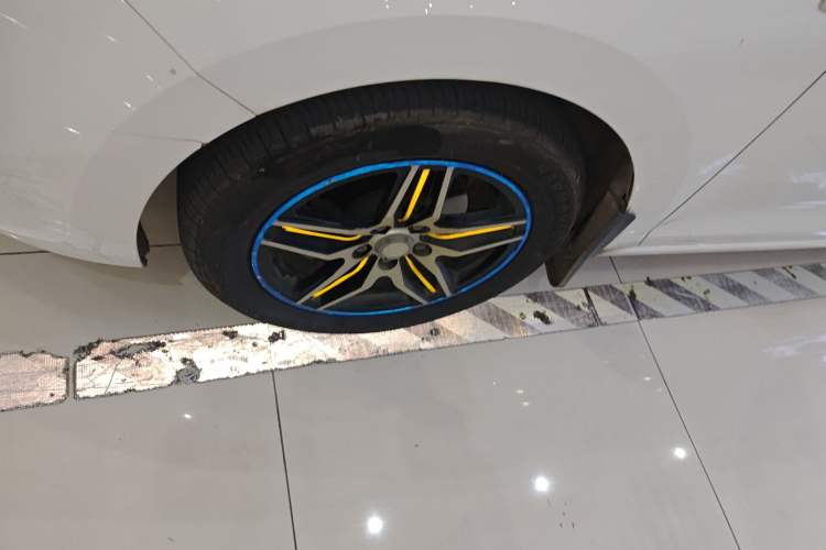 Used Skoda Rapid Spaceback 2014 1.6L Manual Enjoyment Edition
