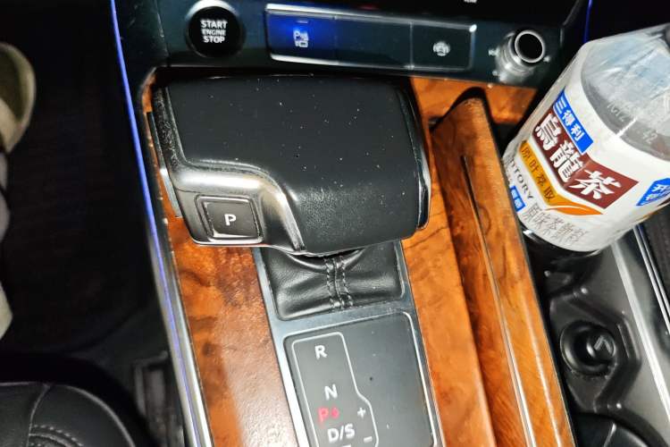 Used Audi A6 2021 allroad quattro Explorer 55 TFSI Prestige Off-Road Model Gear Lever