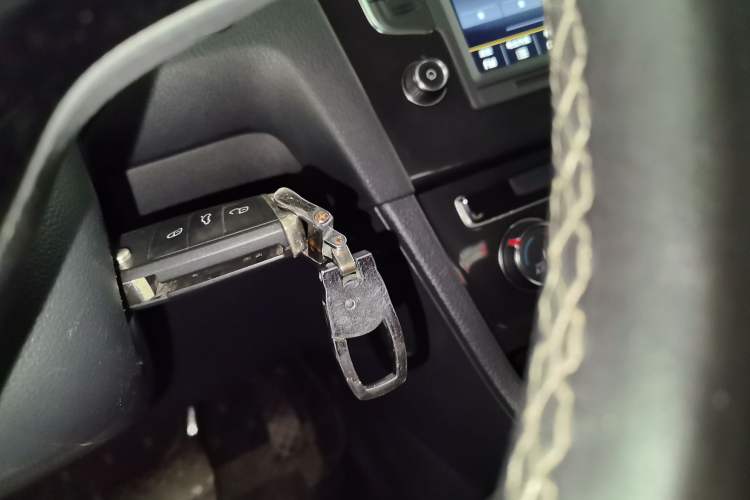 Used Volkswagen Golf 2017 1.6L Automatic Comfort Million-Vehicle Anniversary Edition