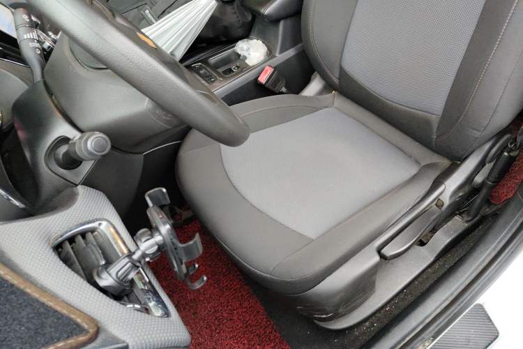 Used Chevrolet Cruze 2017 1.5L Automatic Pioneer Sunroof Edition
