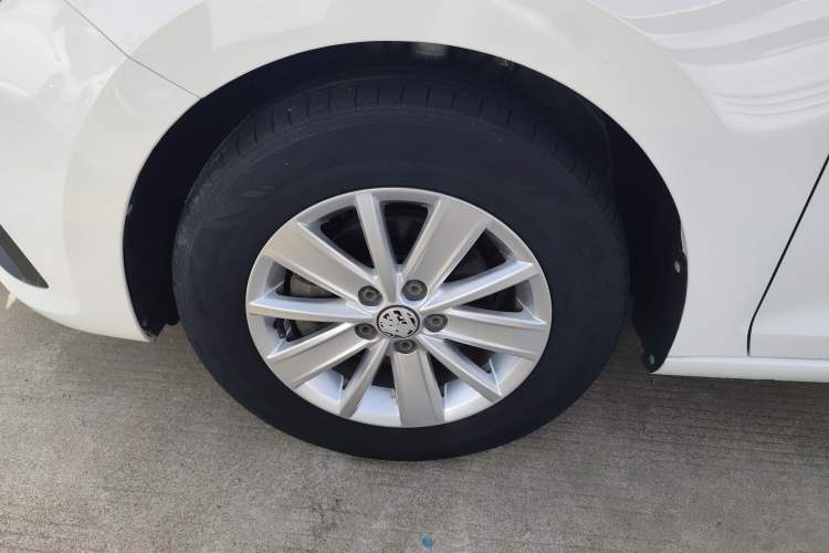 Used Volkswagen Santana 2016 1.6L Manual Fashion Edition
