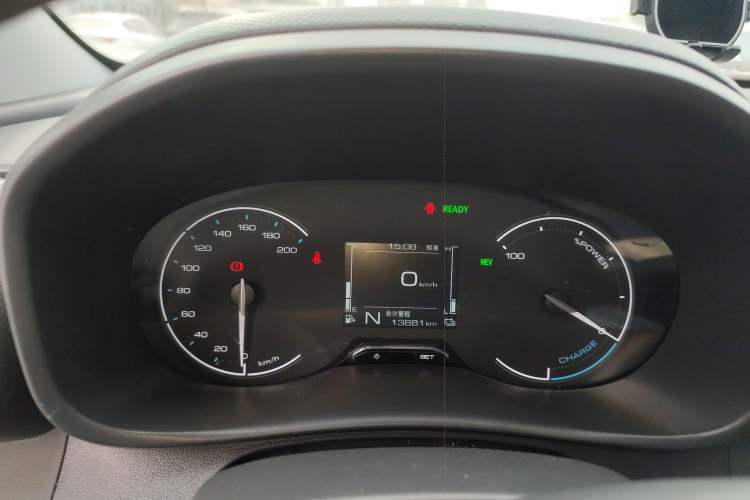 Used Wuling Hongguang New Energy 2025 Extended-Range Hybrid 50KM Comfort Version Instrument Cluster