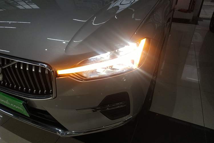 Used Volvo XC60 2024 B5 4x4 Smart Luxury Edition