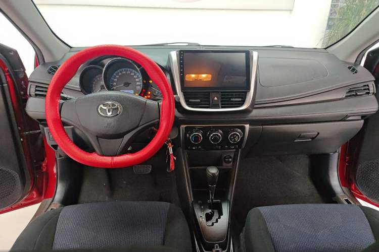 Used Toyota YARiS L Zhi Xiang 2017 1.5E CVT Dynamic Edition Center Console