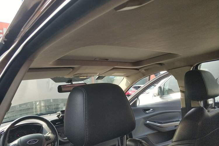 Used Ford Escort 2015 1.5L Automatic Fashion Model