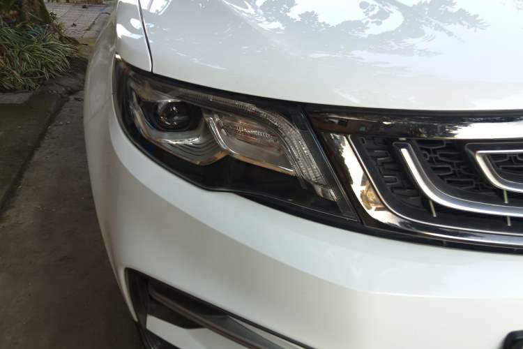 Used Geely Auto Emgrand X7 Sport 2020 1.8TD DCT Two-Wheel Drive Smart Connect 4G-Enabled Version
