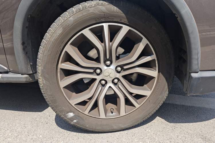 Used Mitsubishi Outlander 2018 2.0L Two-Wheel Drive Glory Edition 5 Seats