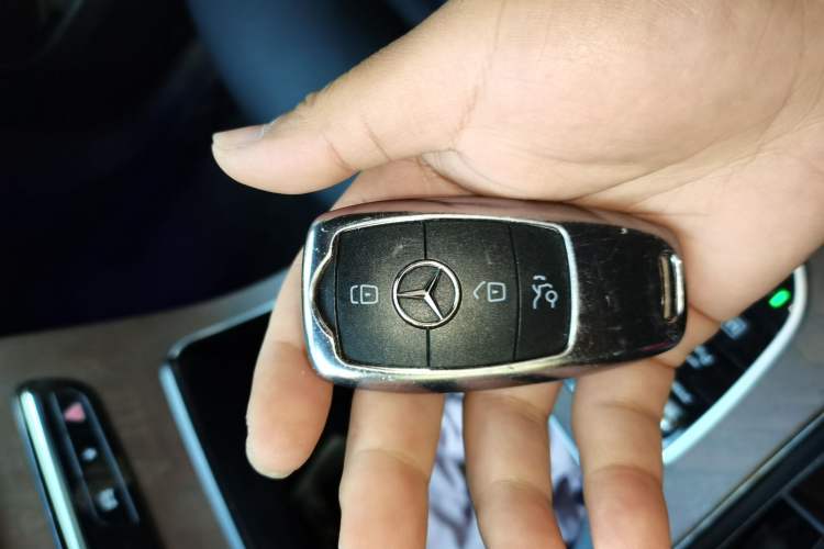 Used Mercedes-Benz GLC 2020 Facelift GLC 260 L 4MATIC Luxury Edition Vehicle Key