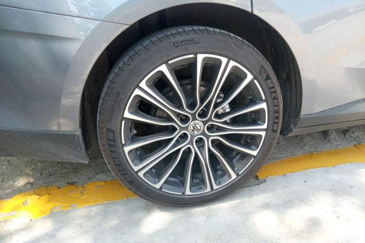 Used MG 7 2025 1.5T 300 DCT Elegant Edition
