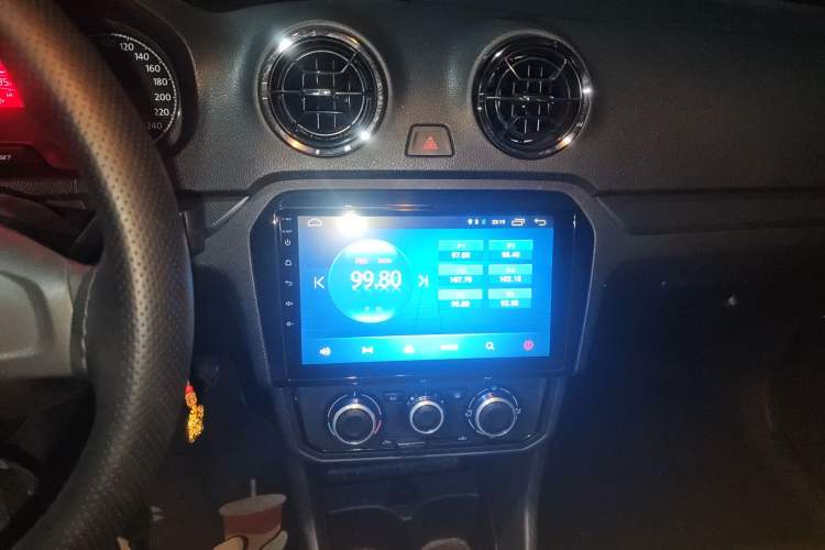 Used Volkswagen Jetta 2019 Dream Edition 1.4L Manual Fashion Version Audio And AC Panel