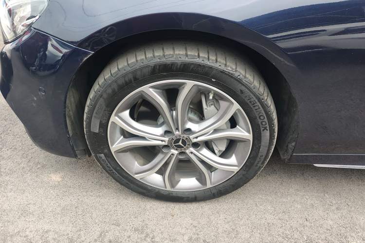 Used Mercedes-Benz E-Class 2020 E 300 L Sporty and Stylish Model
