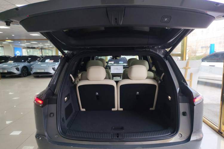 Used ONVO Luxeed L90 2025 Model—Ultra Six-Seater Version
