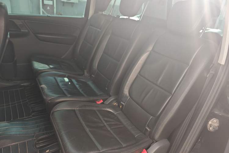 Used Volkswagen Sharan 2015 1.8TSI Comfort Model
