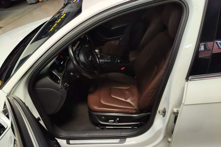 Used Audi A4L 2015 35 TFSI Automatic Comfort Model Left Front Seat