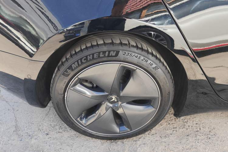 Used Tesla Model 3 2020 Revised Version Standard Range Rear-Wheel Drive – Upgraded Edition Right Rear Wheel Hub