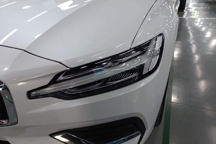 Used Volvo V60 2022 B5 Zhiyuan Luxury Edition