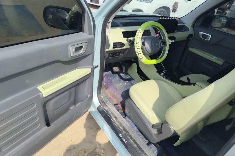 Used Geely Galaxy Panda 2023 Panda Mini 200km Endurance Bear
