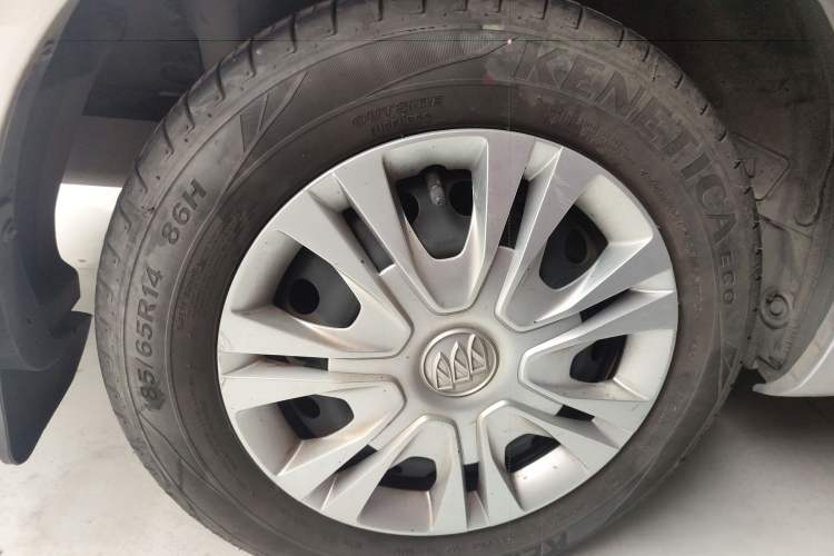 Used Buick Excelle 2015 1.5L Automatic Classic Model
