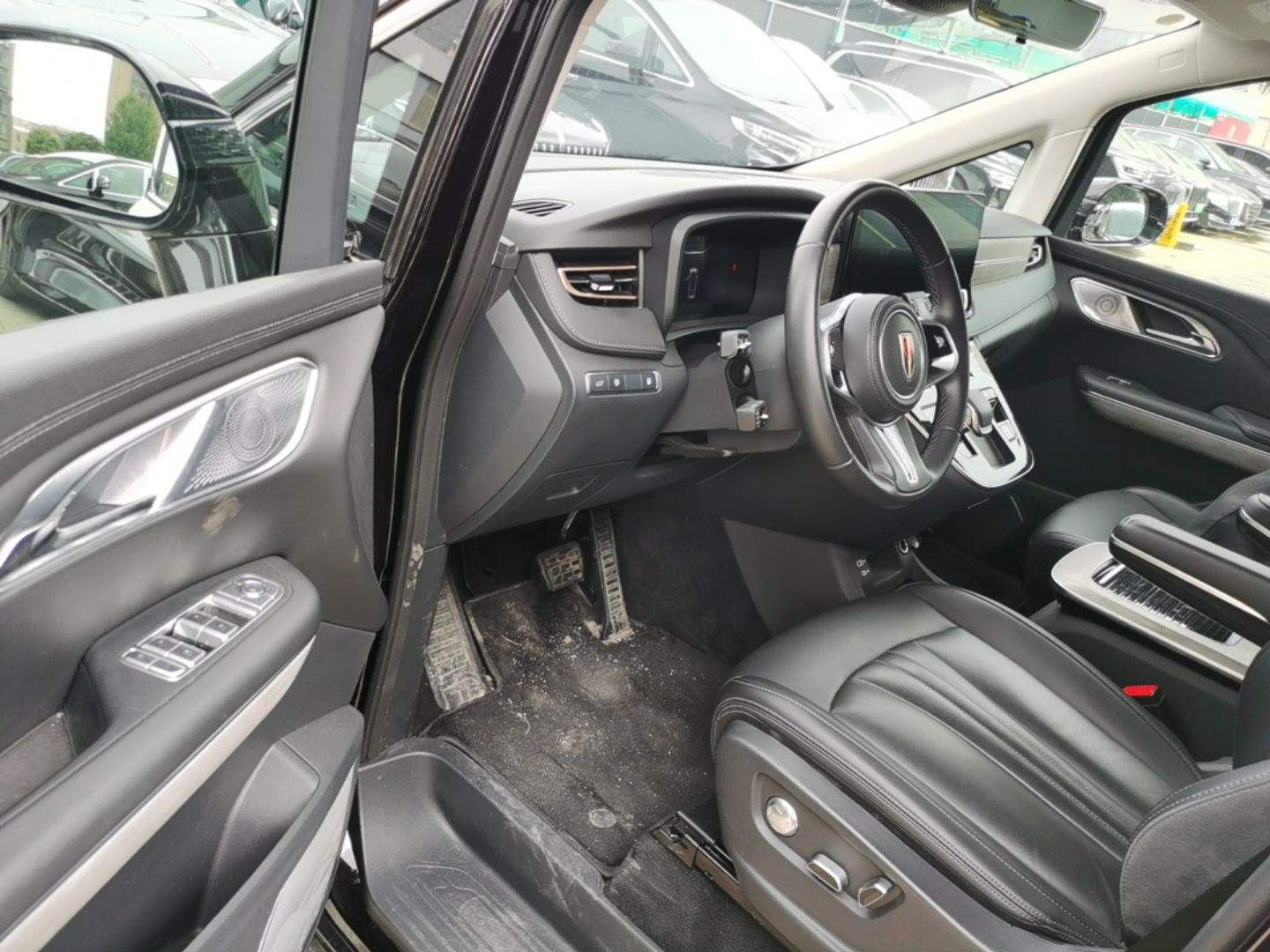 Hongqi HQ9 PHEV 2024 2.0T Four-Wheel Drive Business Edition — снимка 18