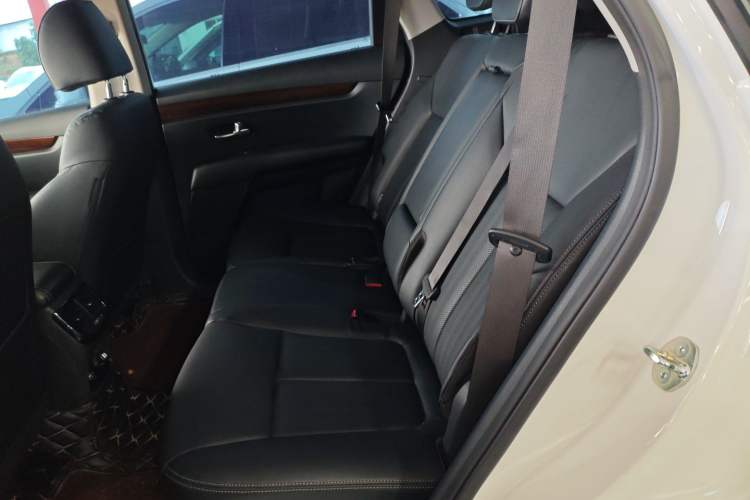 Used Kia KX7 2017 2.0L Automatic 2WD GLS 5-Seater
