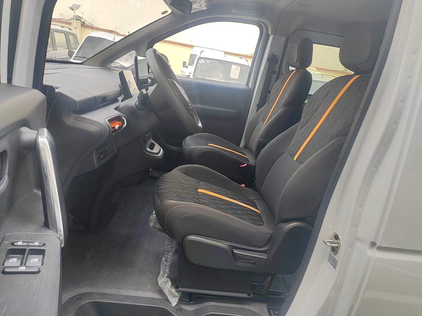 Dongfeng Furetong 2026 V8E Passenger Edition, Comfort Type, Fudi, 50.48 kWh — снимка 17