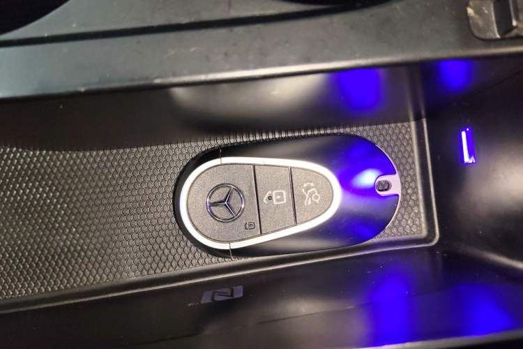 Used Mercedes-Benz C-Class 2023 Second Facelift C 260 L Sport Edition Vehicle Key