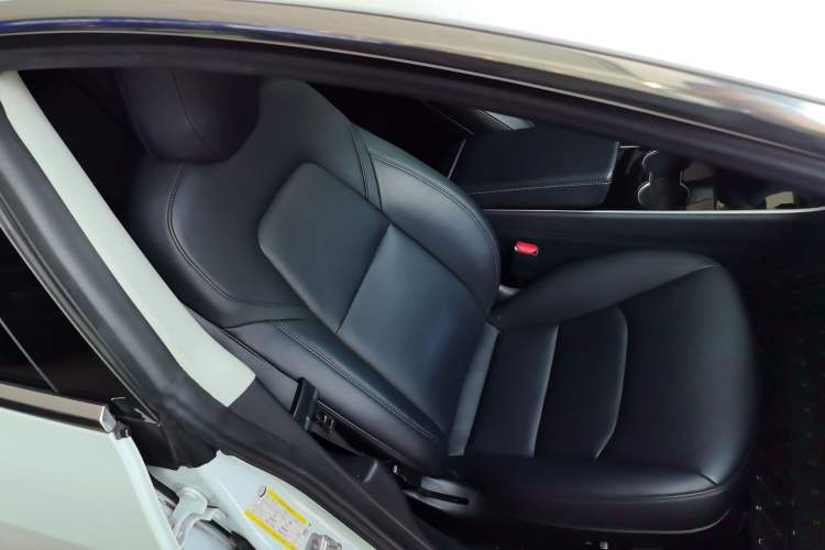 Used Tesla Model 3 2019 Standard Range Rear-Wheel Drive Upgraded Version (52 kWh) Right Front Seat