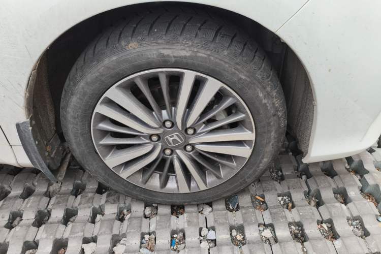 Used Honda Odyssey 2018 2.4L Supreme Edition Right Front Wheel Hub