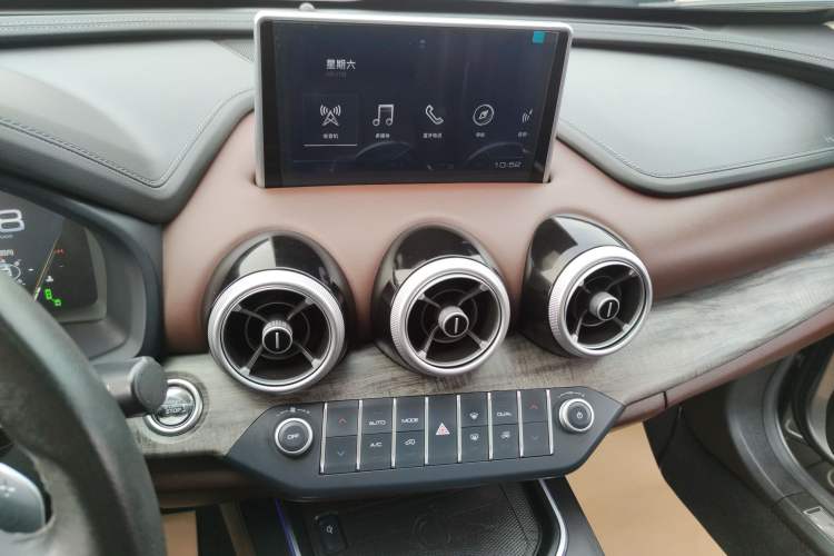 Used Wey VV7 2019 Upgraded Model 2.0T Flagship Version China VI
