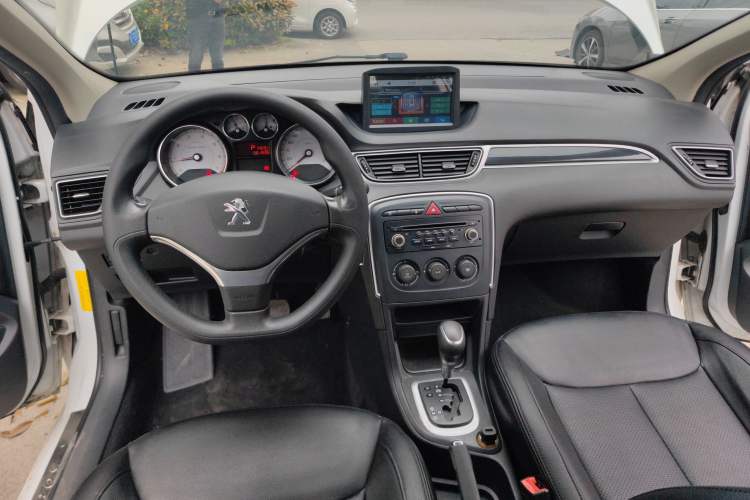 Used Peugeot 308 2014 Enjoy Edition Classic 1.6L Automatic Premium Model Center Console