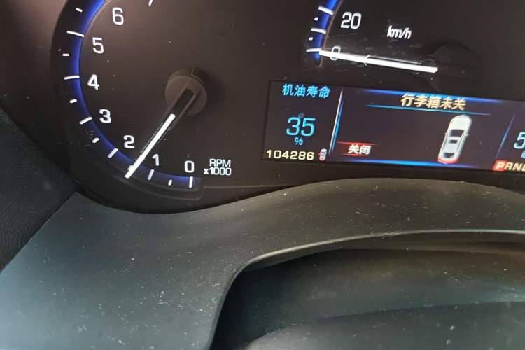 Used Cadillac ATS-L 2014 25T Comfort Model Odometer Close Up