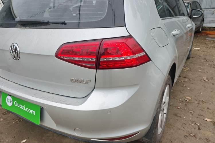 Used Volkswagen Golf 2015 1.6L Automatic Comfort Model Right Rear Taillight