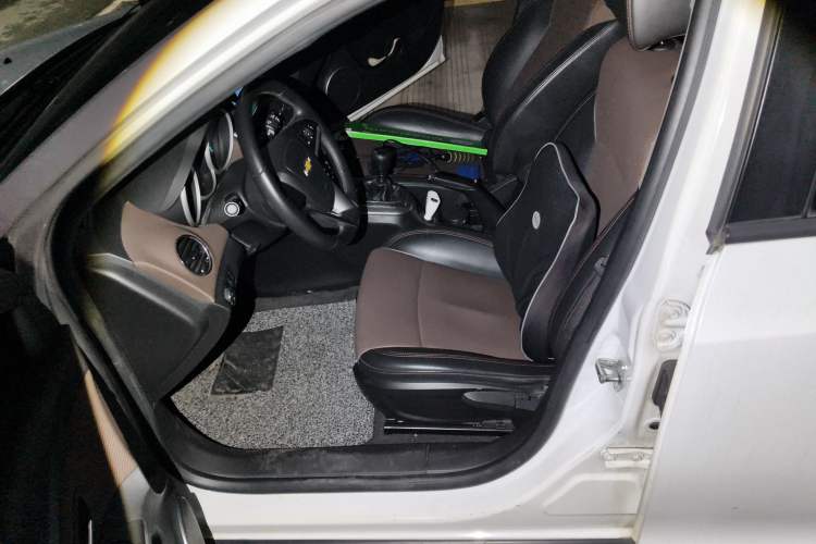 Used Chevrolet Cruze 2013 Hatchback 1.6L Manual Luxury Model