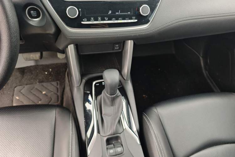 Used Toyota Corolla Cross 2023 2.0L Elite Edition Gear Lever