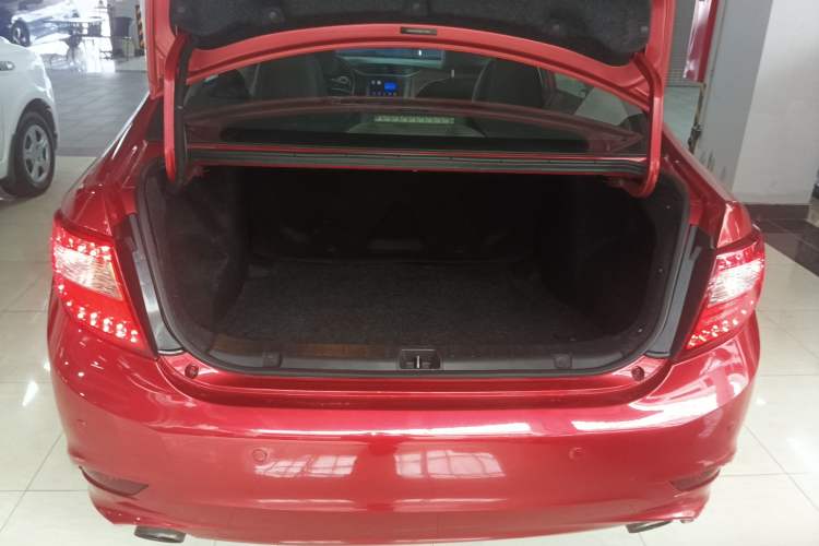 Used BYD G5 2014 1.5TID Automatic Prestige Model
