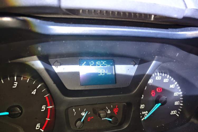 Used Ford Transit 2017 2.0T Diesel Multi-Function Commercial Vehicle Short Wheelbase Mid-Roof China V Standard