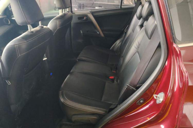 Used Toyota RAV4 2016 2.0L CVT Two-Wheel Drive Fashion Edition China V Standard