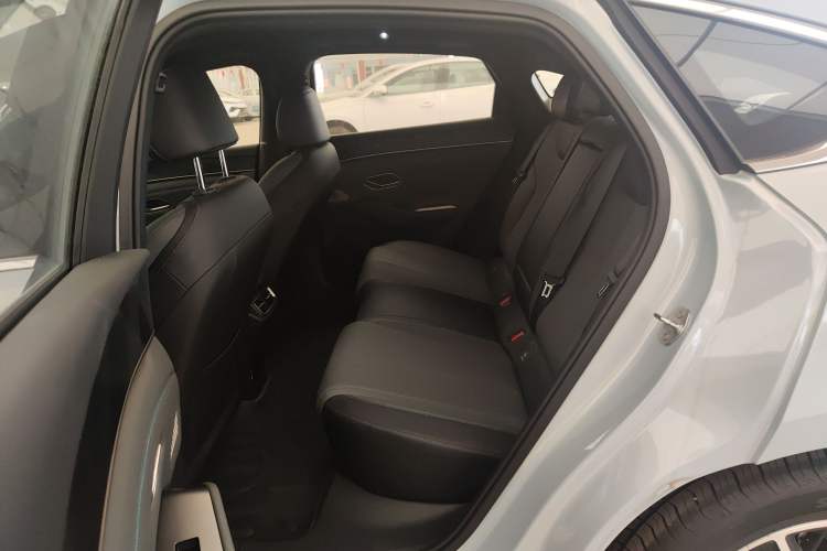 Used BYD Qin L 2025 DM-i Smart Drive 120KM Superior Model Left Rear Seat