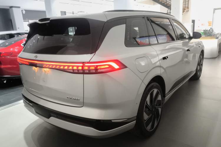 Used Dongfeng eπ eπ008 2024 210Max Range-Extended Version 6 Seats Rear Right 45 Deg