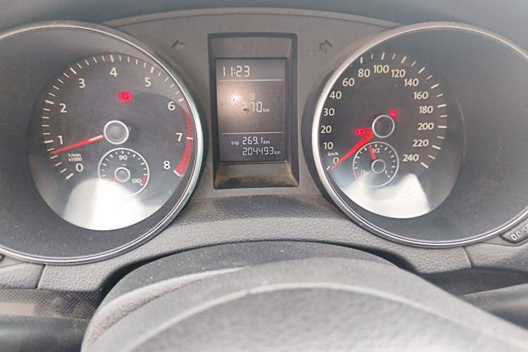 Used Volkswagen Golf 2012 1.4 TSI Manual Comfort Edition Odometer Close Up