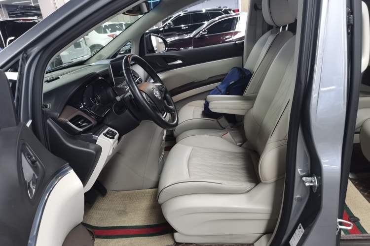 Used Buick GL8 2022 Land Business Class 652T Luxury Model
