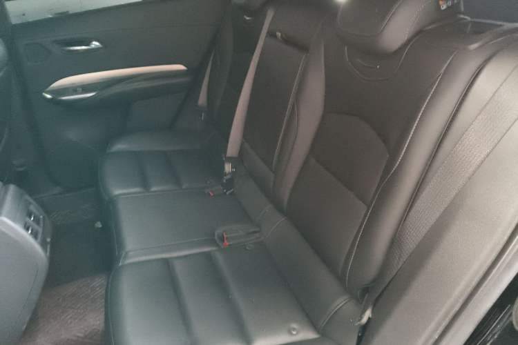 Used Cadillac XT4 2021 28T Two-Wheel Drive Leading Version
