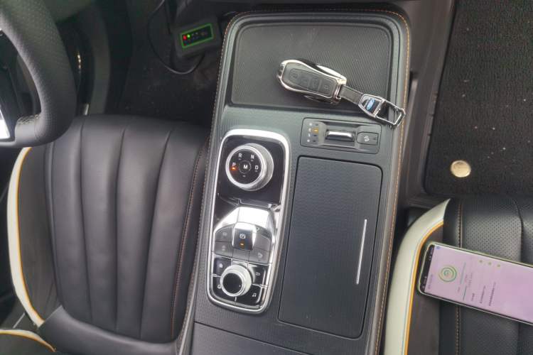 Used Ford Equator 2023 EcoBoost 225 Obsidian Orange Edition Prestige 7-Seater (2/2/3)
