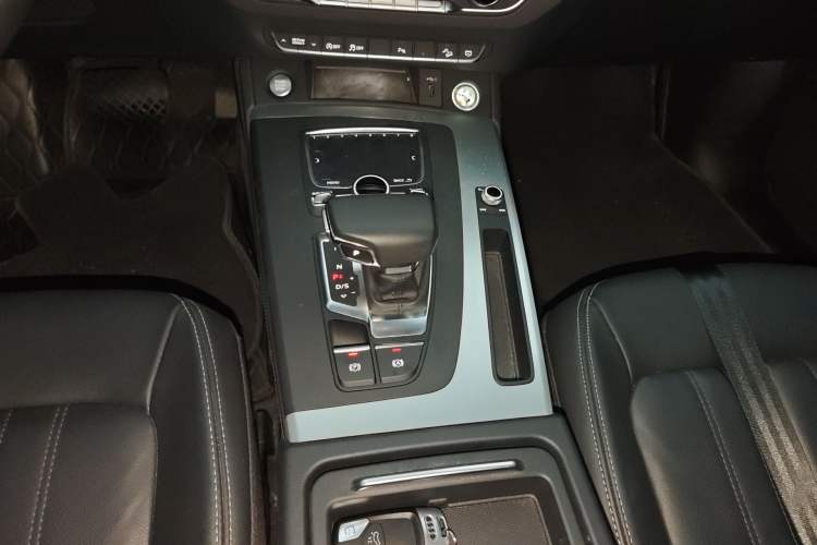 Used Audi Q5L 2020 Updated 40 TFSI Prestige Fashion Edition
