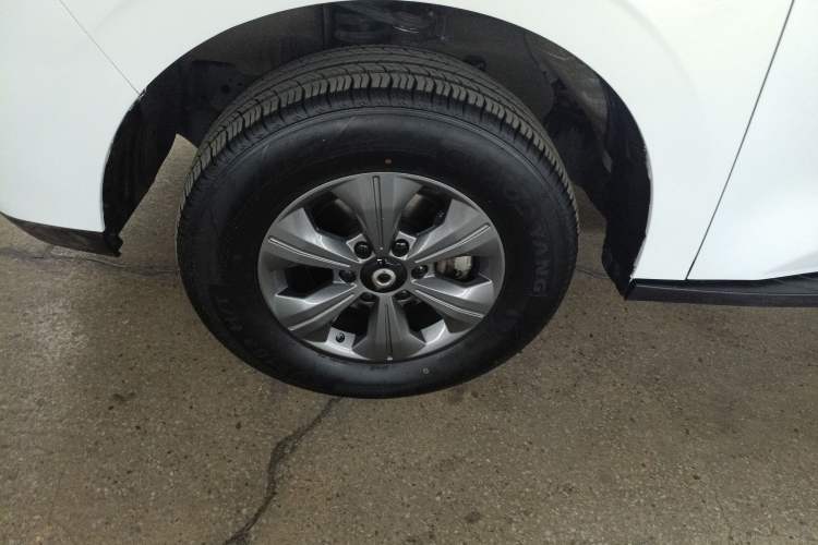 Used Great Wall Poer 2024 2.4T Commercial Version Automatic Diesel 4x4 Elite Edition Left Front Wheel Hub