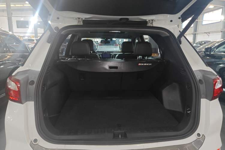 Used Chevrolet Equinox 2019 535T Automatic YuJie Edition China VI
